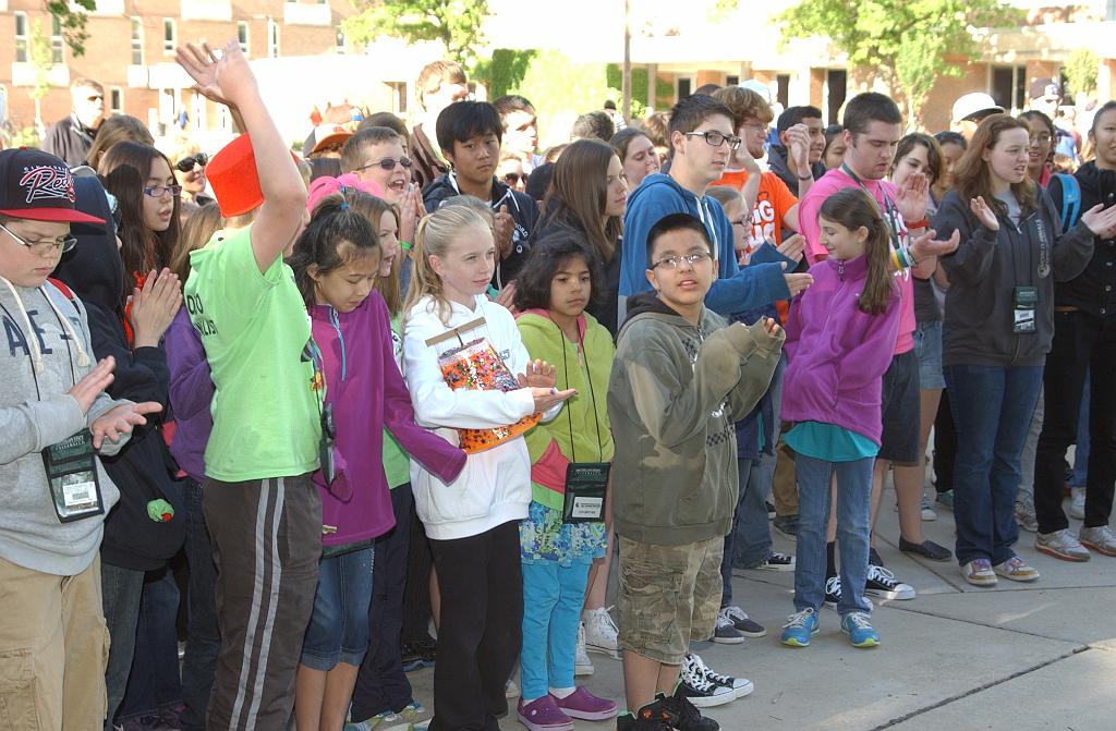 DSC_6508.JPG - Spontaneous at 2013 Odyssey of the Mind world finals.