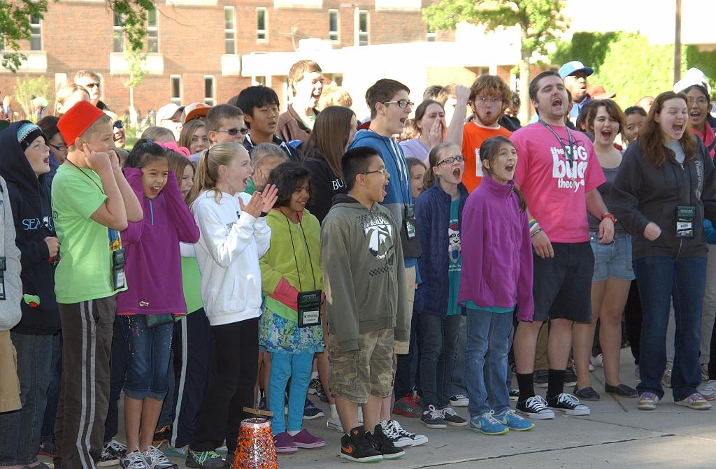 DSC_6512.JPG - Spontaneous at 2013 Odyssey of the Mind world finals.