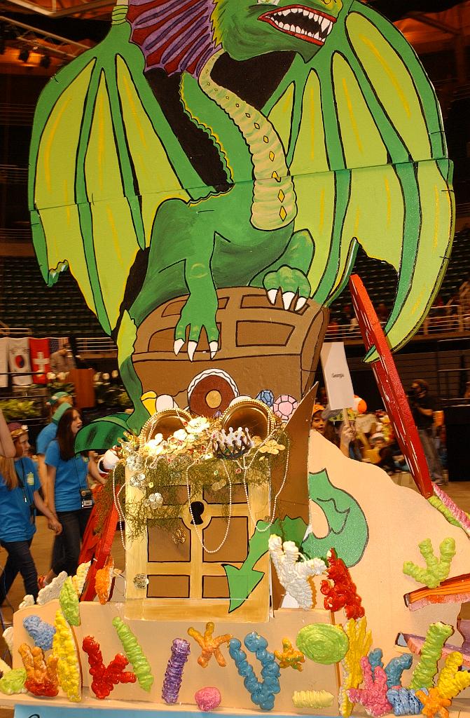 DSC_6223.JPG - Georgia at the Odyssey 2013 World Finals Float and Banner Parade