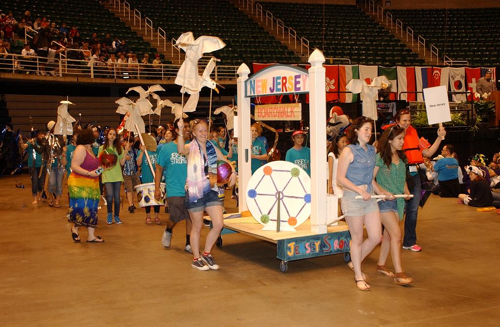 DSC_6225.JPG - New Jersey at the Odyssey 2013 World Finals Float and Banner Parade