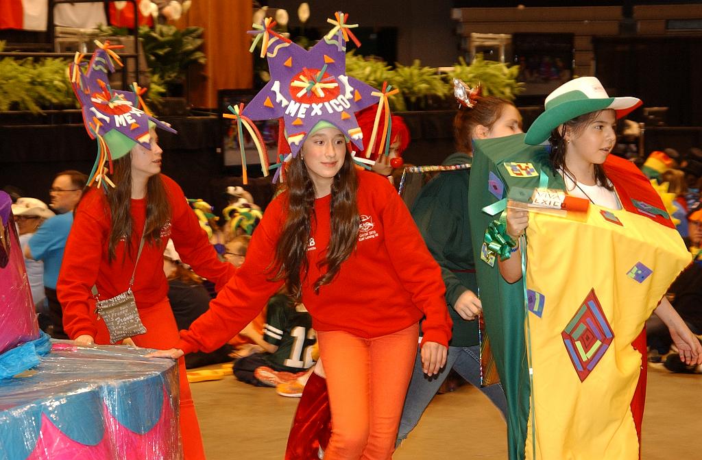 DSC_6232.JPG - Mexico at the Odyssey 2013 World Finals Float and Banner Parade
