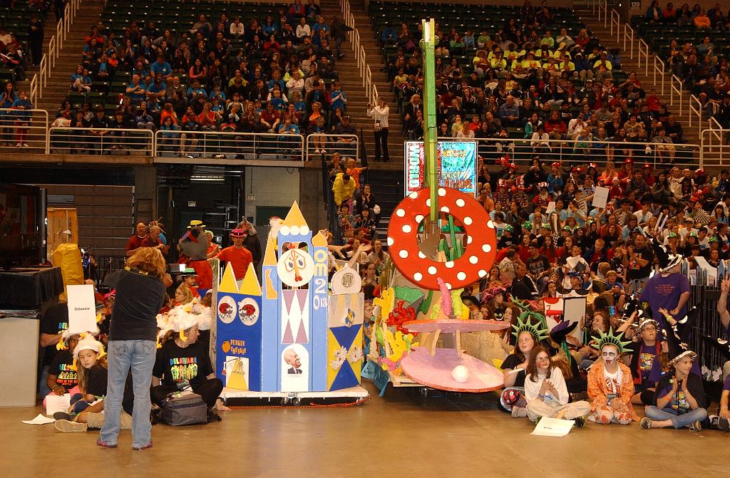 DSC_6235.JPG - Odyssey 2013 World Finals Float and Banner Parade