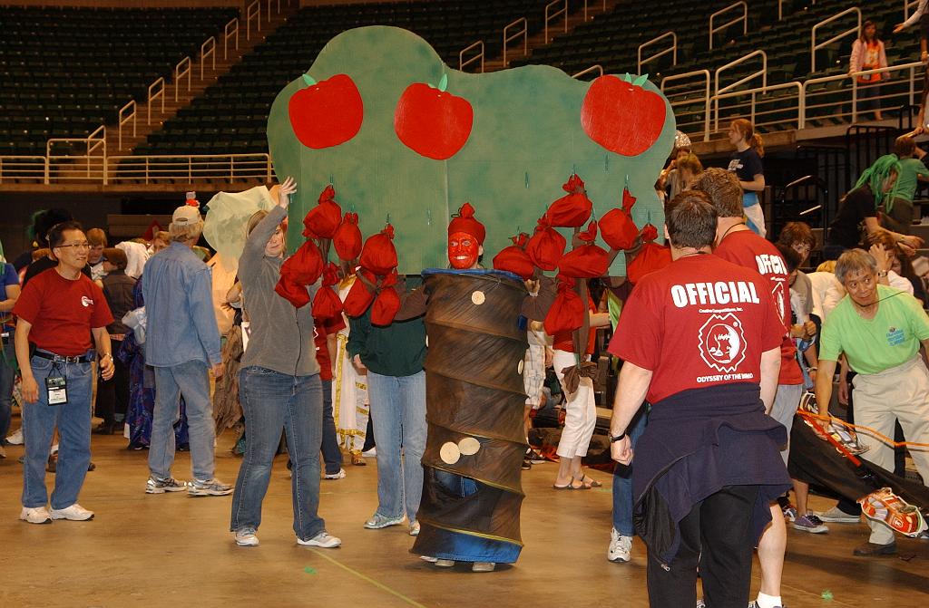 DSC_6424.JPG - Odyssey World Finals 2013 May 23rd - Float and Banner Parade