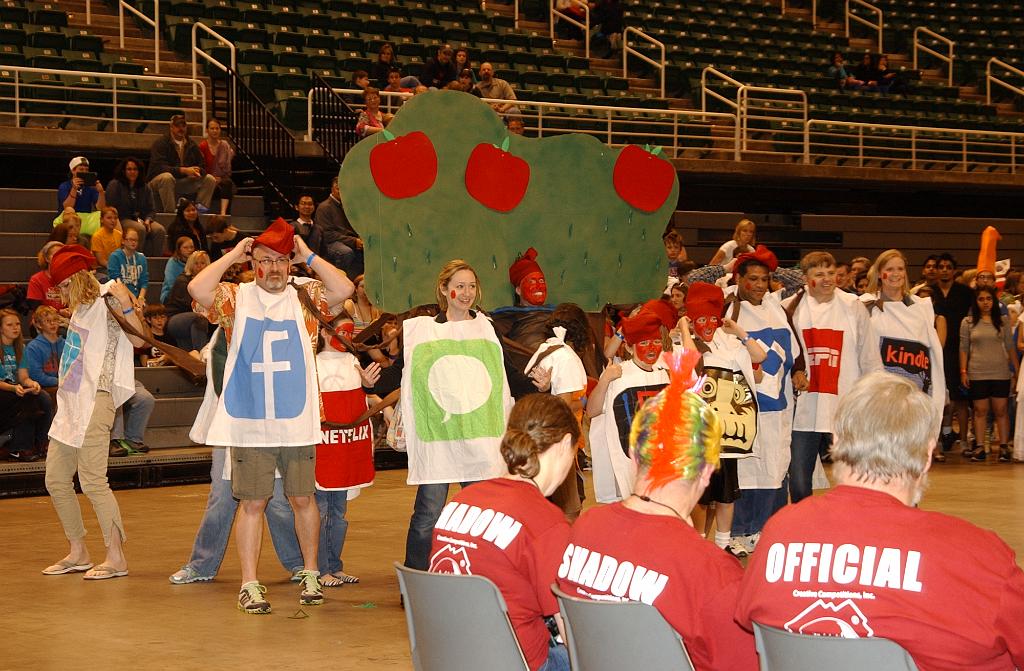 DSC_6427.JPG - Odyssey World Finals 2013 May 23rd - Float and Banner Parade