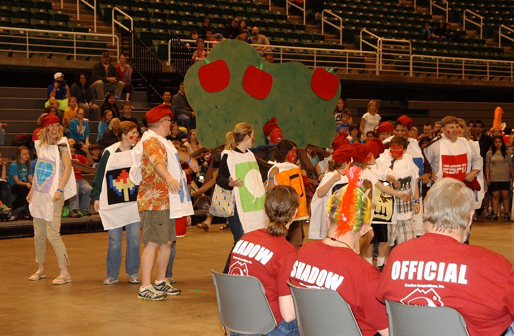 DSC_6428.JPG - Odyssey World Finals 2013 May 23rd - Float and Banner Parade