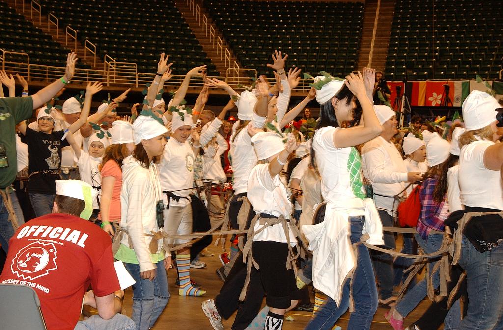 DSC_6437.JPG - Odyssey World Finals 2013 May 23rd - Float and Banner Parade