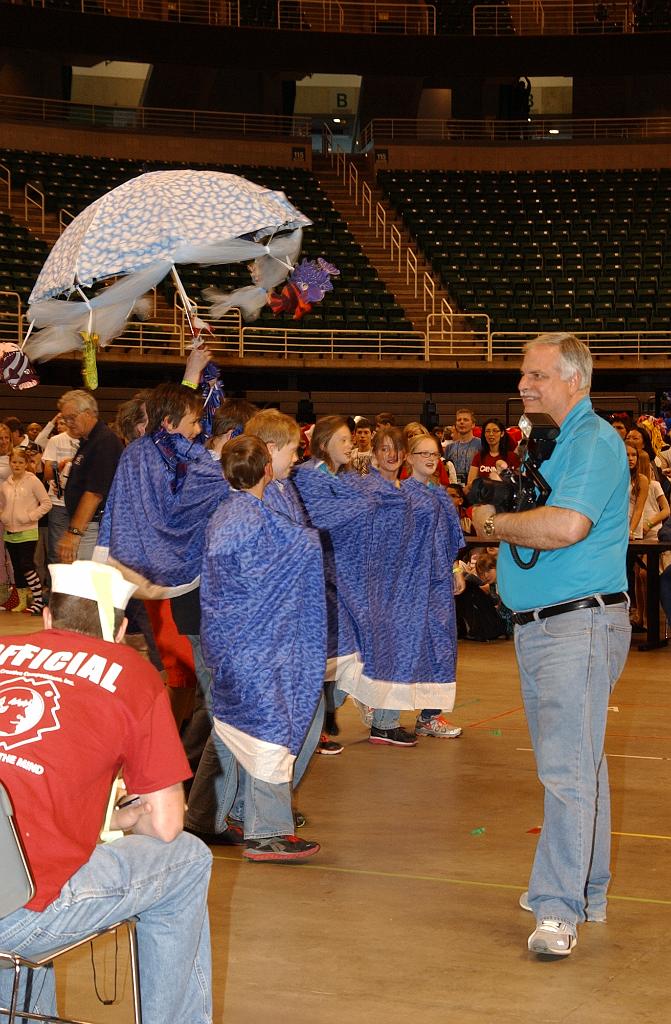 DSC_6438.JPG - Odyssey World Finals 2013 May 23rd - Float and Banner Parade
