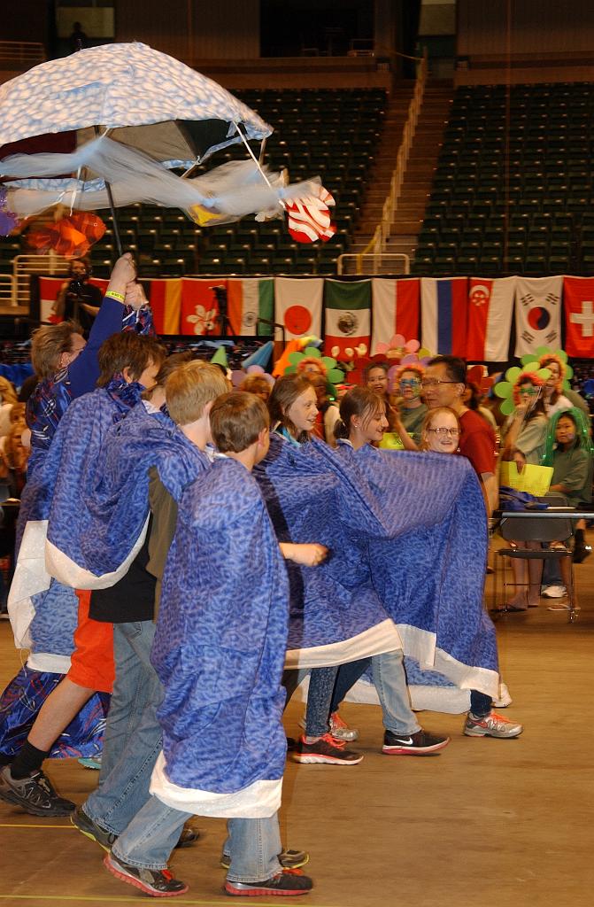 DSC_6439.JPG - Odyssey World Finals 2013 May 23rd - Float and Banner Parade