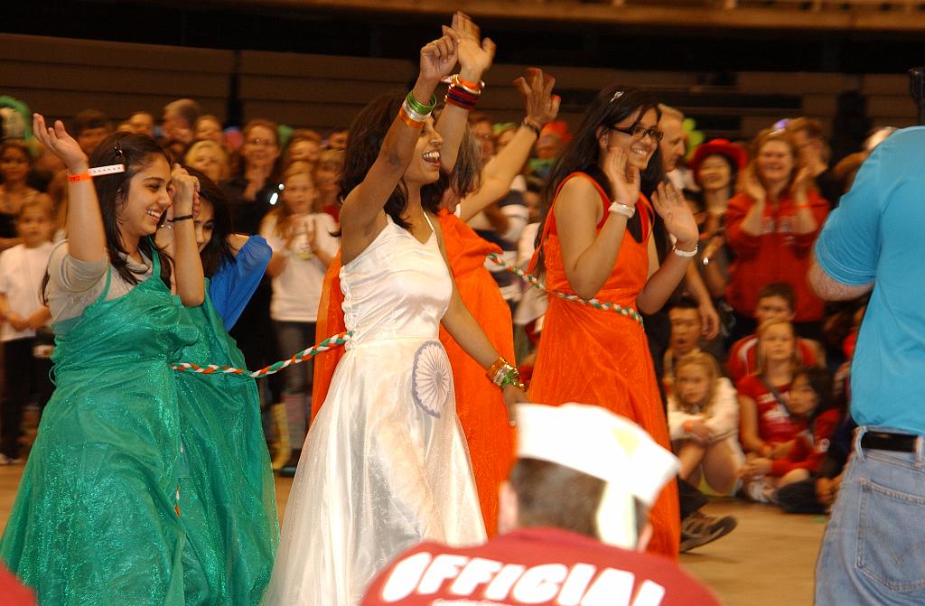 DSC_6443.JPG - Odyssey World Finals 2013 May 23rd - Float and Banner Parade